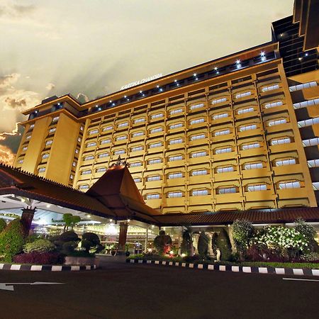 Kartika Chandra Hotel Yakarta Exterior foto