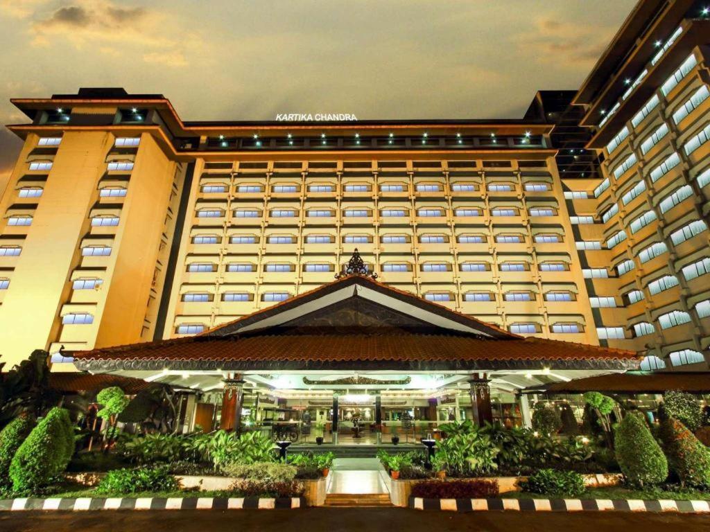 Kartika Chandra Hotel Yakarta Exterior foto