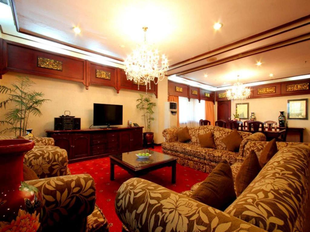 Kartika Chandra Hotel Yakarta Exterior foto