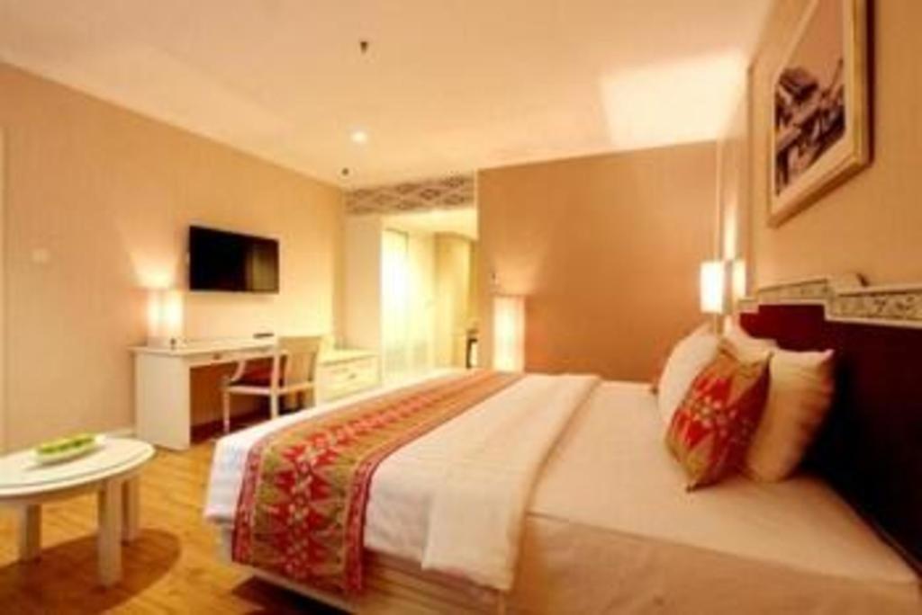 Kartika Chandra Hotel Yakarta Exterior foto