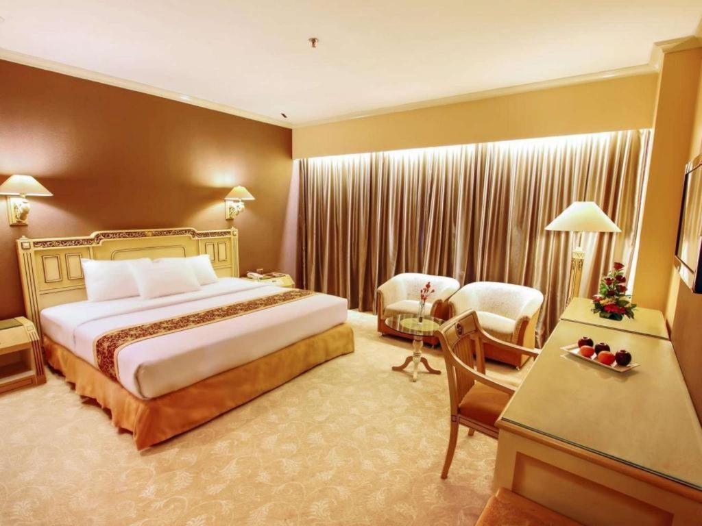 Kartika Chandra Hotel Yakarta Exterior foto